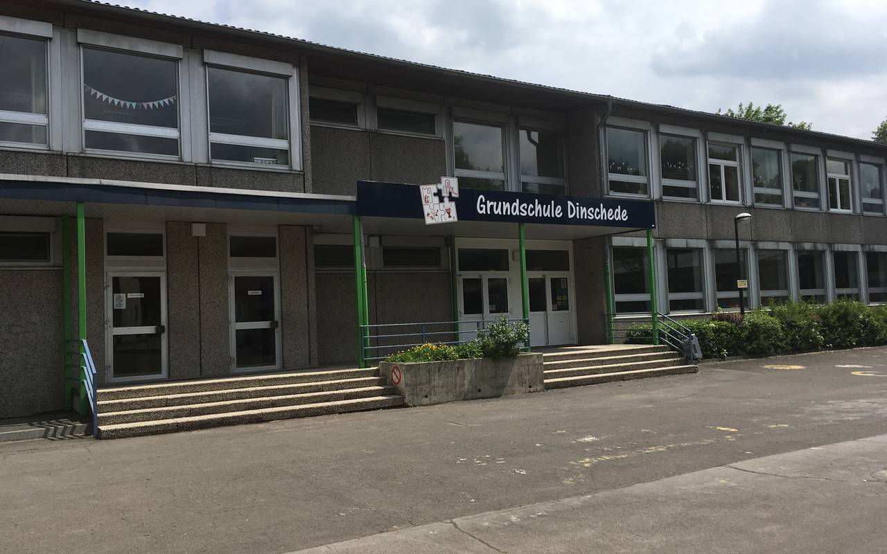 Die Grundschule in Arnsberg-Oeventrop-Dinschede.