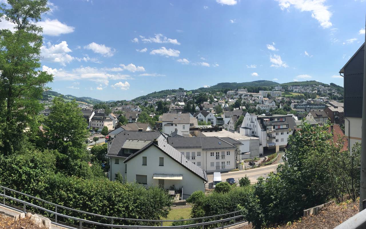 Aufgenommen im Juni 2019
Meschede von oben, zu sehen sind unter anderem das Kreishaus und das Krankenhaus