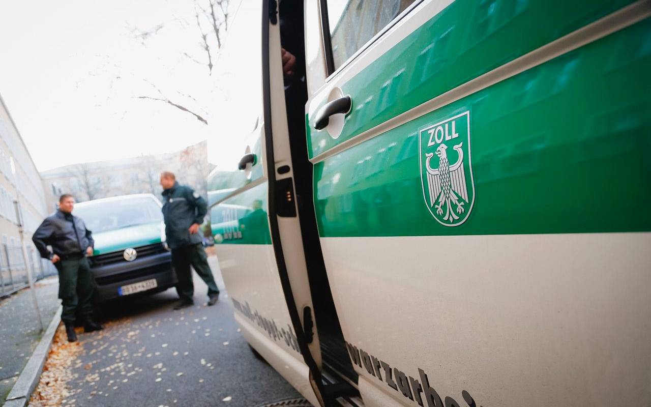 Zollkontrolle, Schwarzarbeit