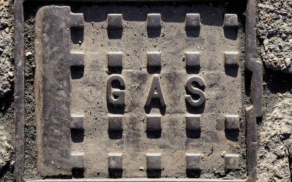 Gas
