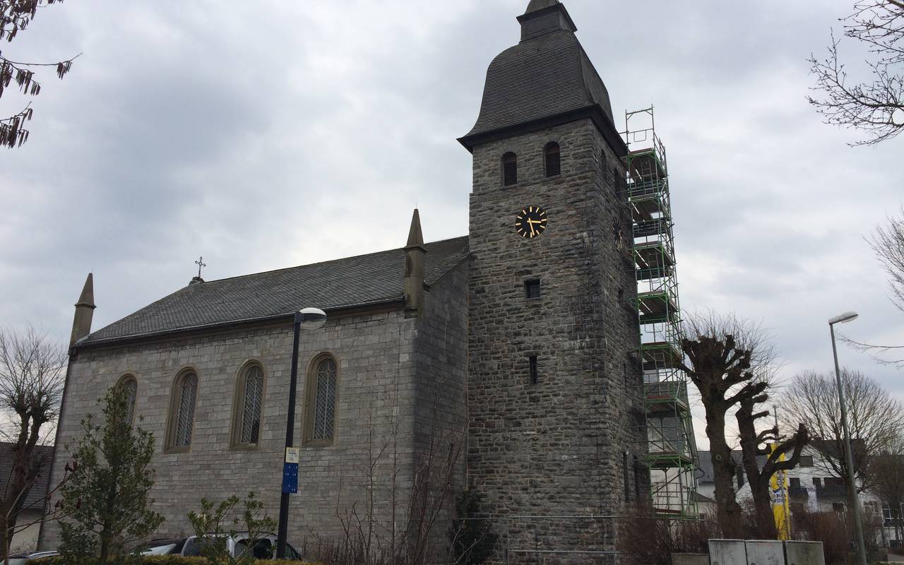 Die Evangelische Stadtkirche in Brilon ist ein denkmalgeschütztes Kirchengebäude, das in den Jahren 1855/1856 vom Baumeister F. A. Ritter nach einem Entwurf des Berliner Baumeisters Karl Friedrich Schinkel für die Preußische Normalkirche errichtet wurde. Der Turm muß jetzt (März 2018) abgerissen werden wegen Bauschäden. Neubau steht noch nicht fest.