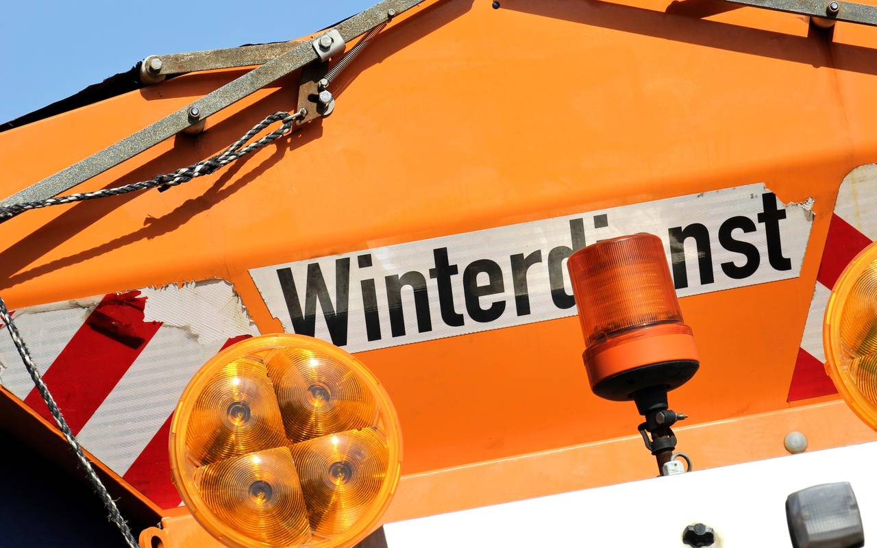 Der Winterdienst sorgt für geräumte Straßen (Symbolbild).