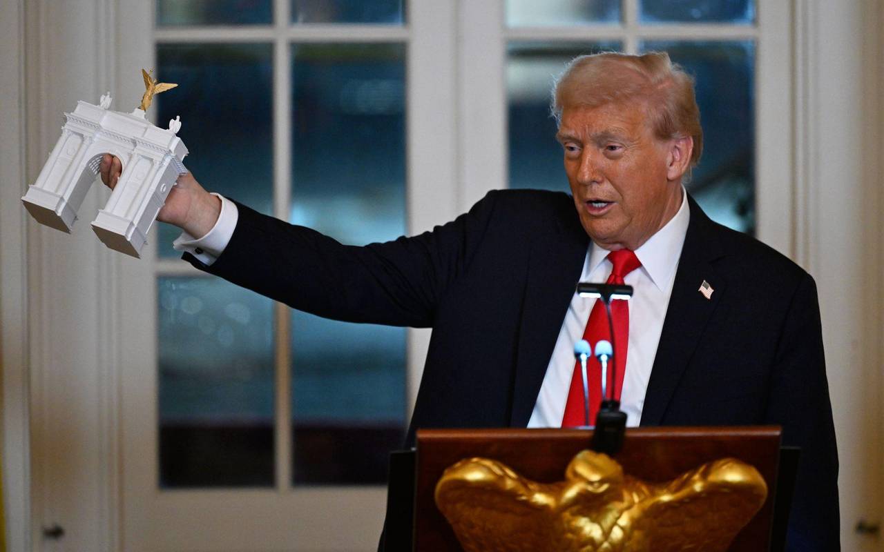 US-Präsident Trump präsentiert Modell eines Triumphbogens