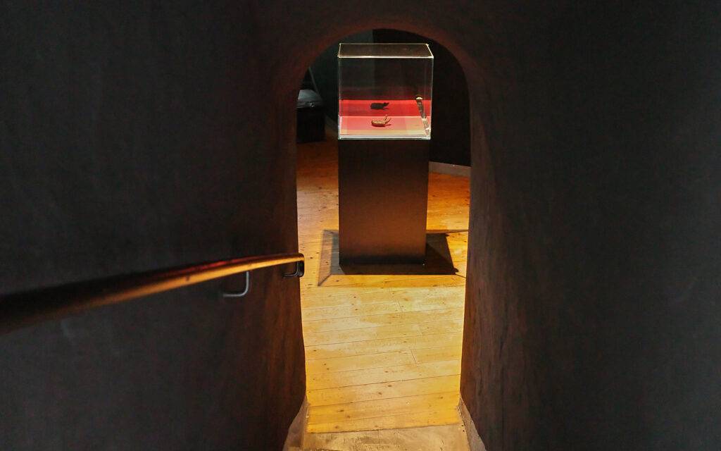 Blick auf die Schwarze Hand im Schloss Hohenlimburg