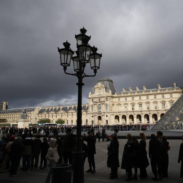 BKA und Interpol fahnden nach gestohlenen Louvre-Juwelen