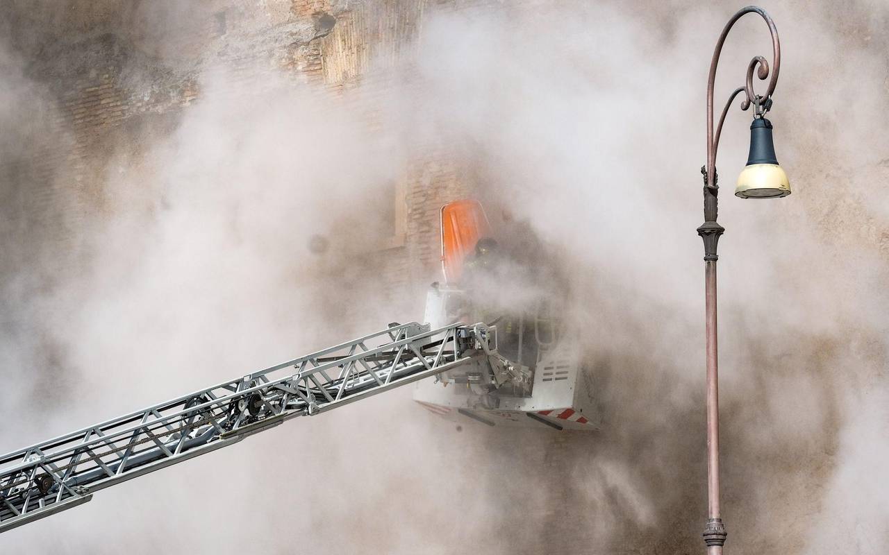 Mittelalterlicher Turm in Rom stürzt ein