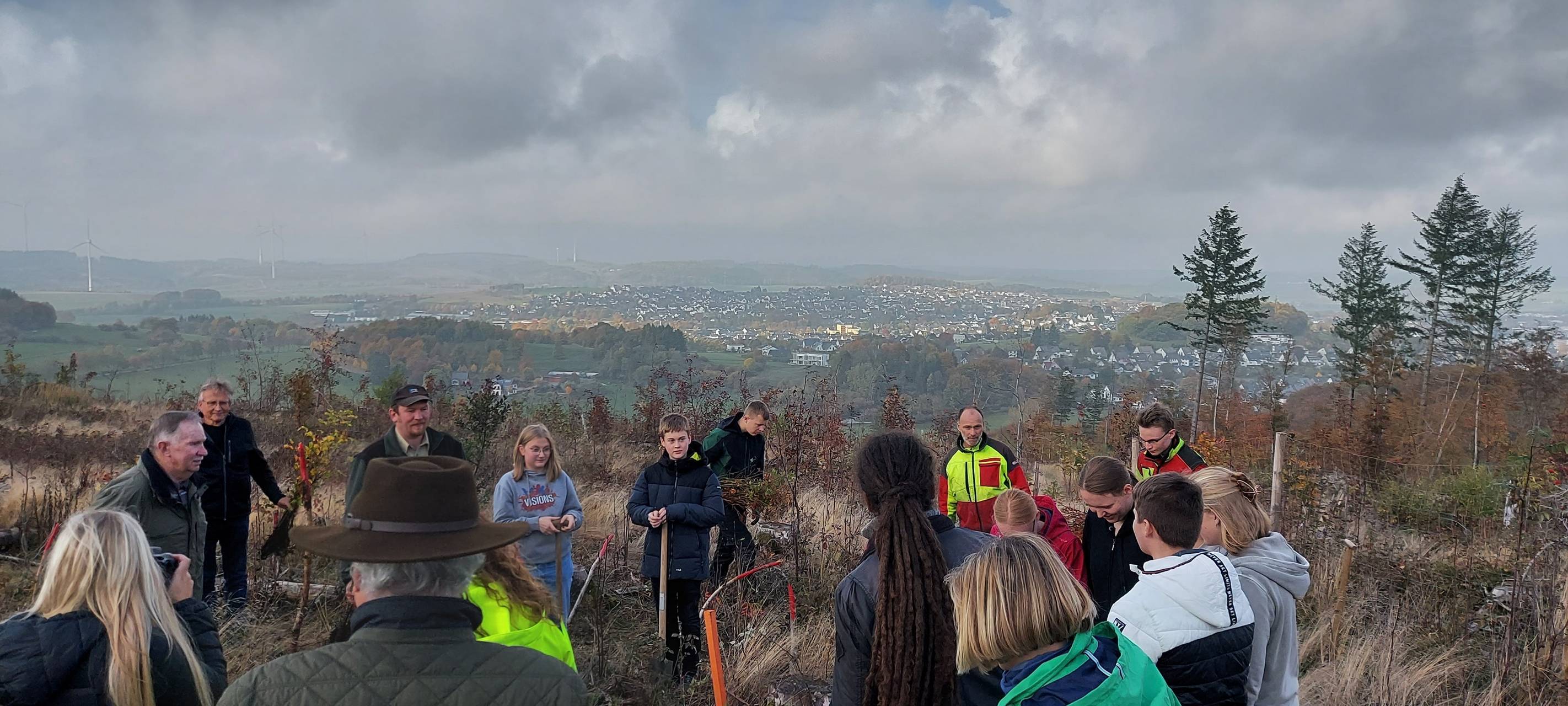 Zum Nachhören: Baumpflanzaktion in Brilon