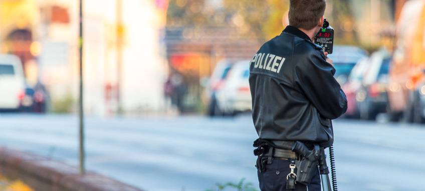 Polizei blitzt auf Hochsauerland Höhenstraße in Medebach