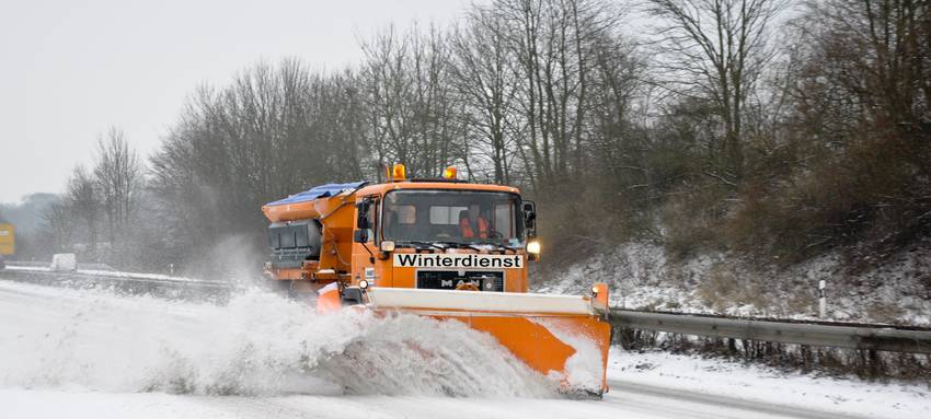 Sauerland: Schnee sorgt für Unfälle und gesperrte Straßen