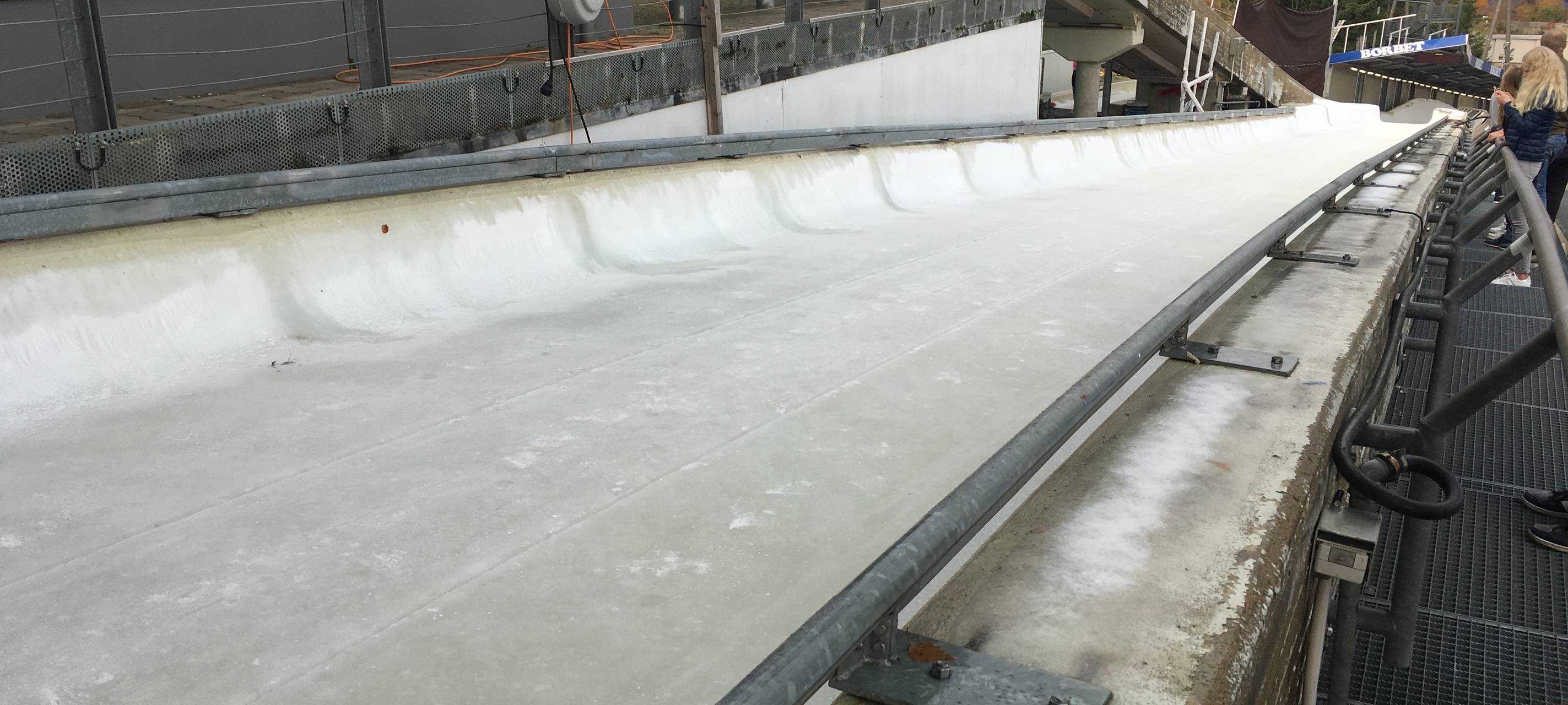 Schwerer Unfall auf Bobbahn