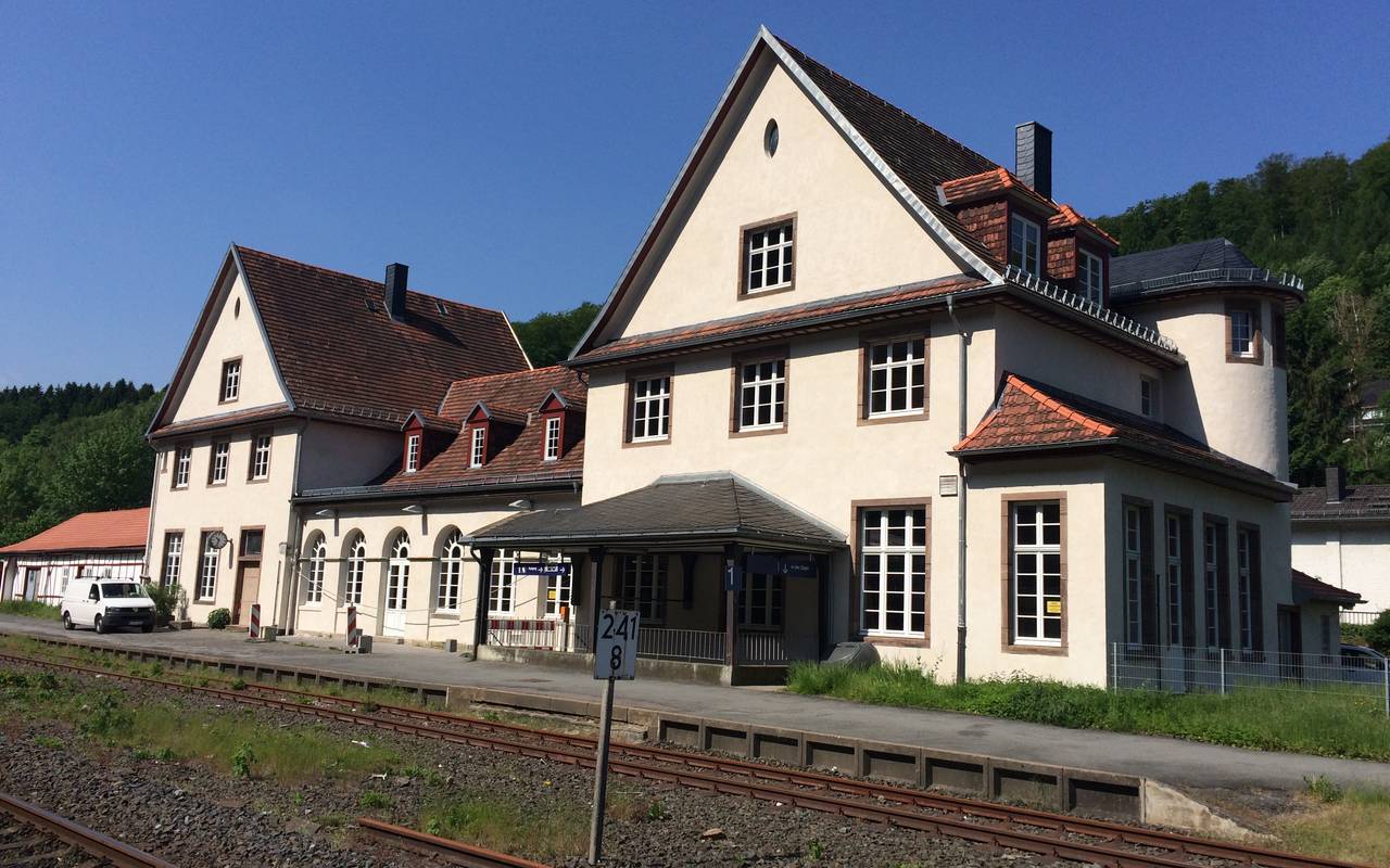 Der Bahnhof Brilon-Wald wartet auf die dringend notwendige Renovierung.