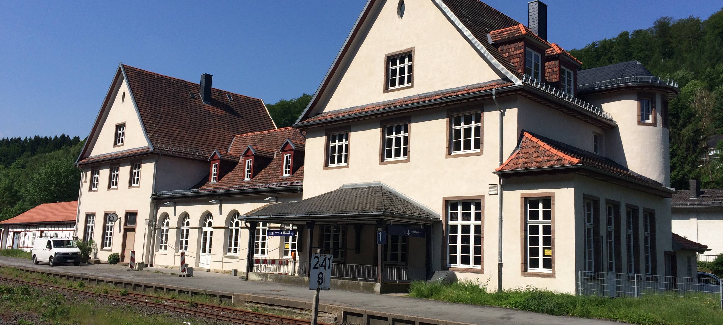 Der Bahnhof Brilon-Wald wartet auf die dringend notwendige Renovierung.