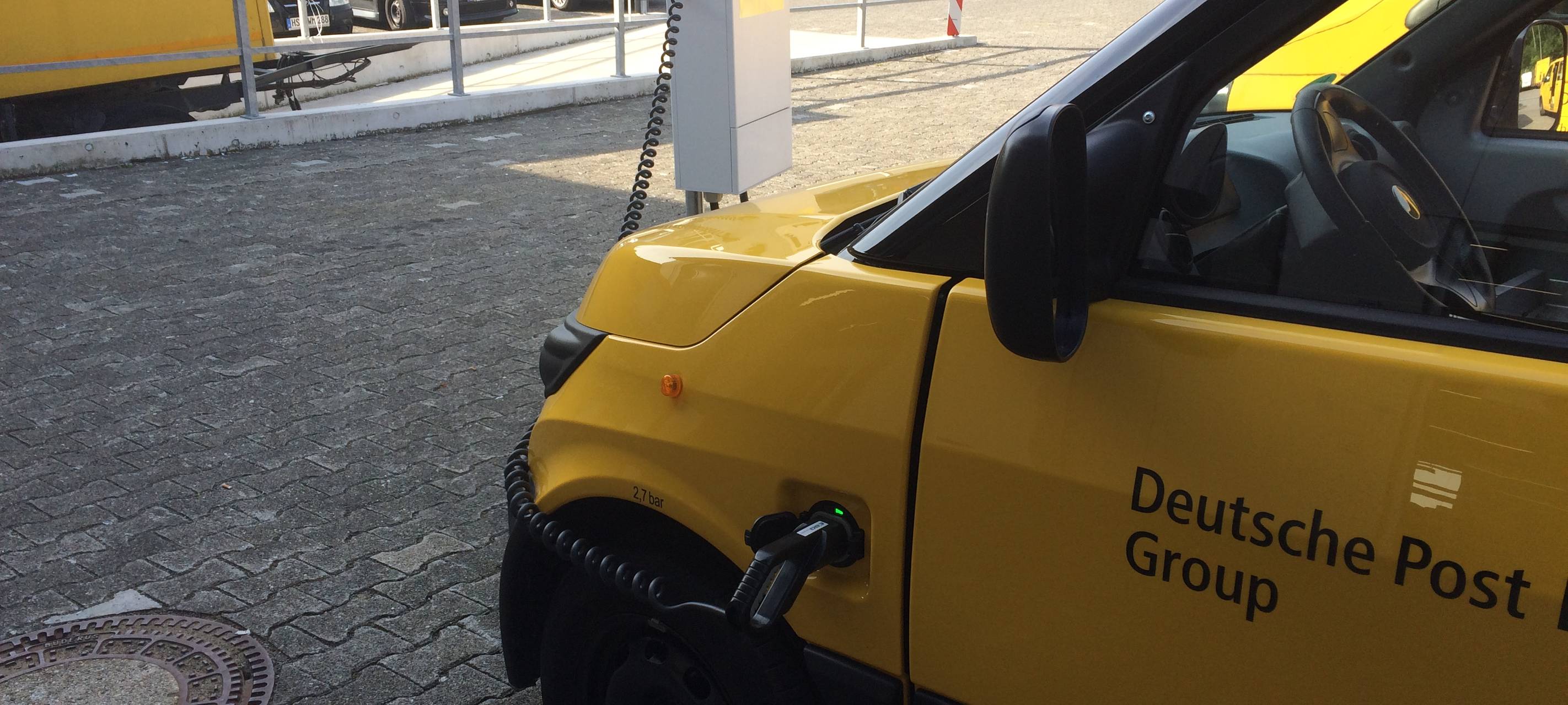 Das Elektroauto der Post (Scooter) ist eine Eigenentwicklung der Post und wird sein Febr./März 2017 in Arnsberg und Bestwig getestet. Das Elektro-Postauto (Scooter) ist speziell von der Post für die Post konstruriert worden.