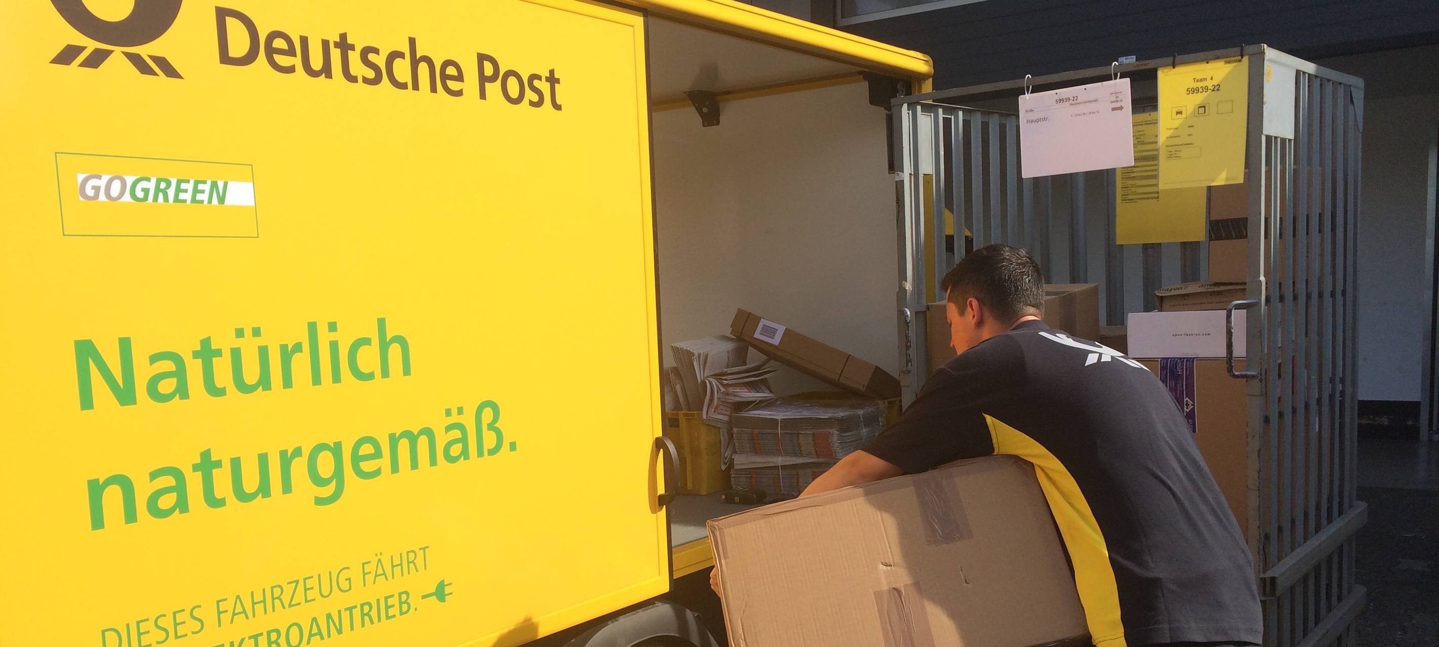 Das Elektroauto der Post (Scooter) ist eine Eigenentwicklung der Post und wird sein Febr./März 2017 in Arnsberg und Bestwig getestet. Das Elektro-Postauto (Scooter) ist speziell von der Post für die Post konstruriert worden.