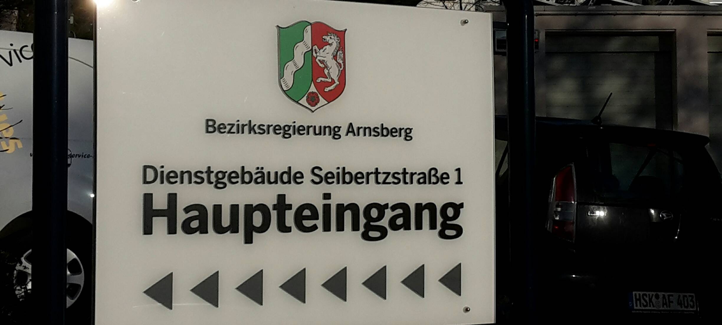 Eingangsschild Bezirksregierung Arnsberg