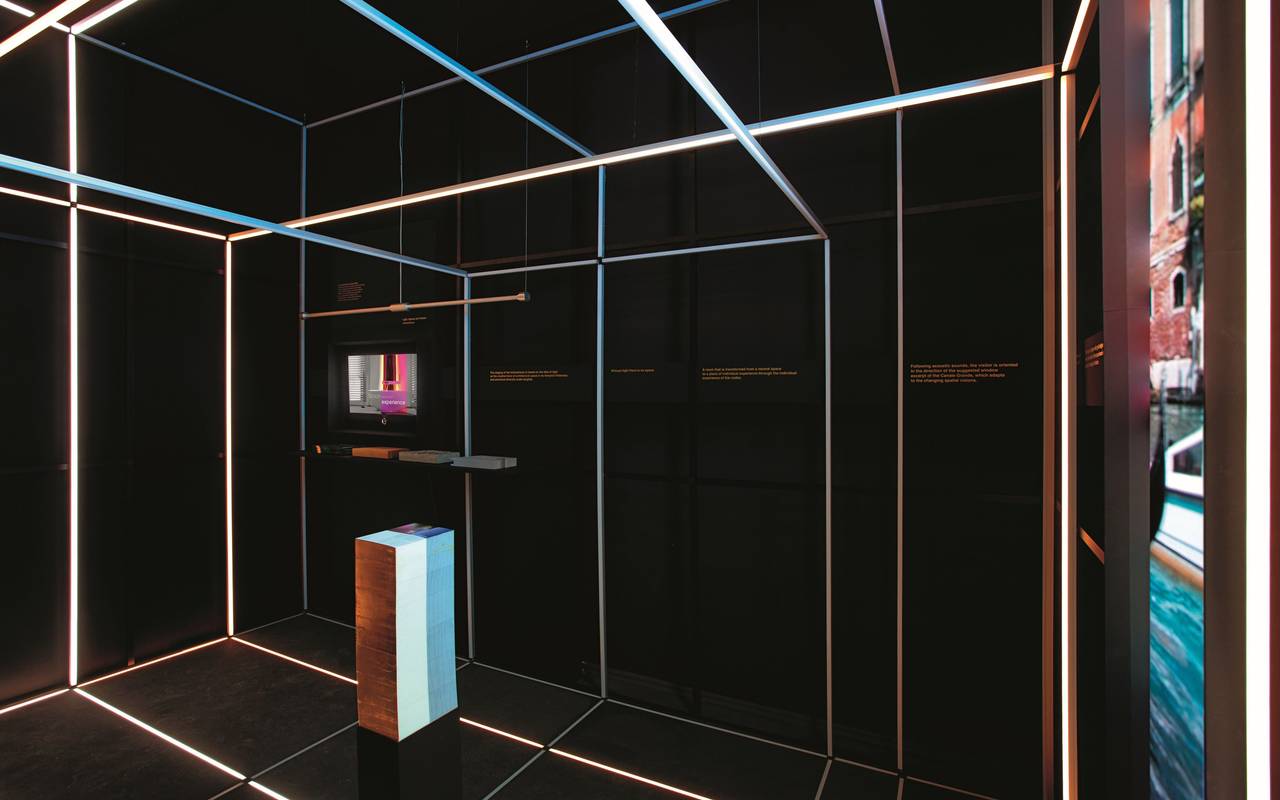 Lichtinstallation auf der Architektur Biennale