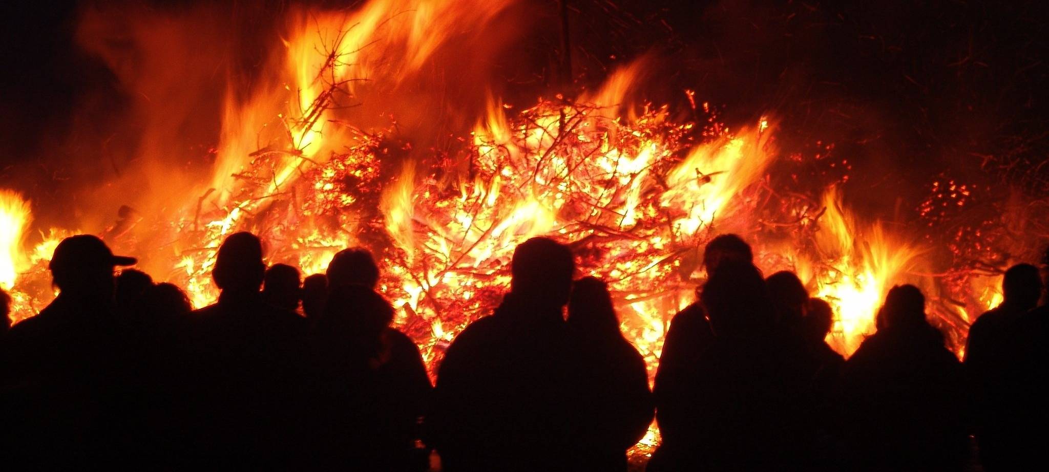 Rund 200 Osterfeuer im Sauerland