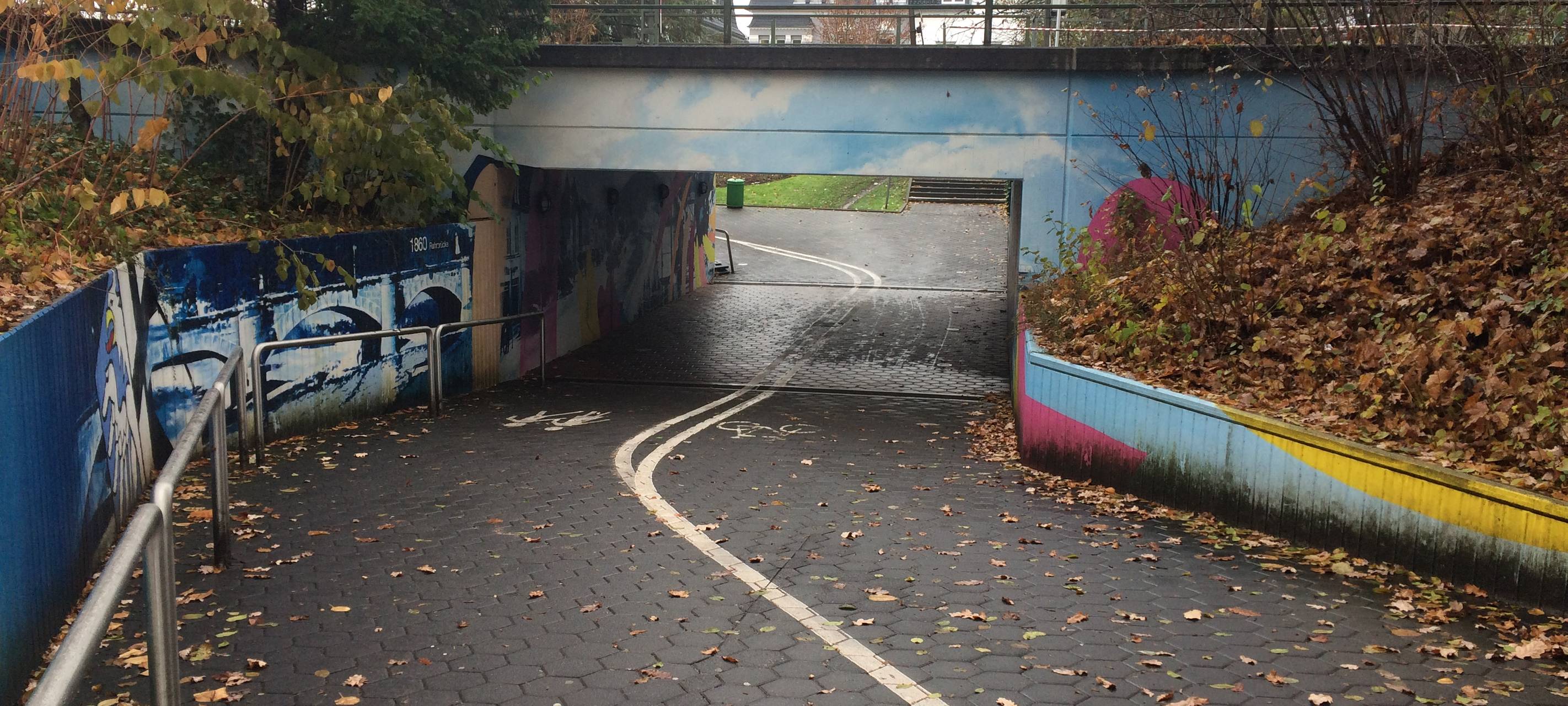 Die Bahnunterführung in Meschede ist einer der gefühlten Angsträume im Sauerland.