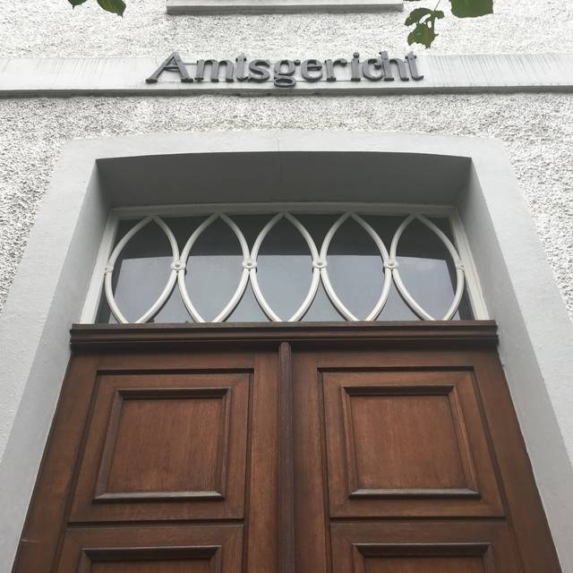 Eingang des Amtsgerichts Schmallenberg in Bad Fredeburg - geht aber auch als Symbolbild.