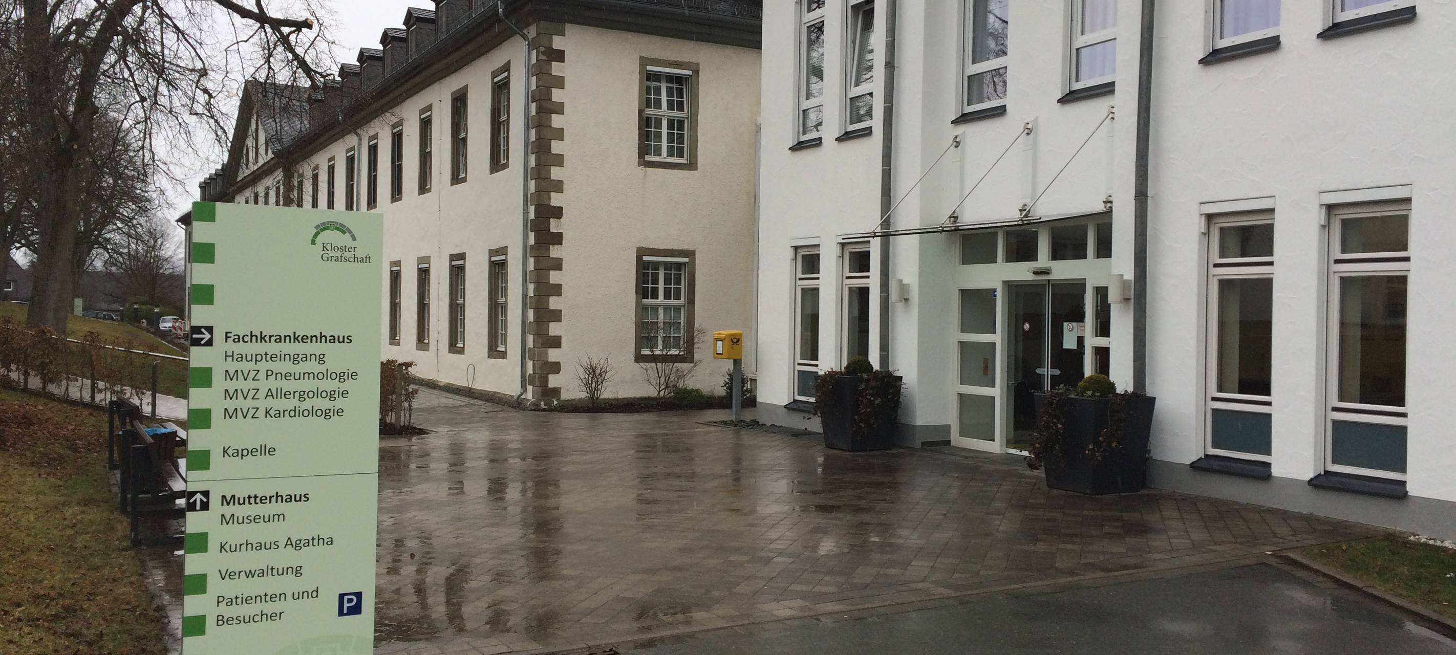Das Krankenhaus Kloster Grafschaft ist spezialisiert auf Lungenkrankheiten und Allergien.