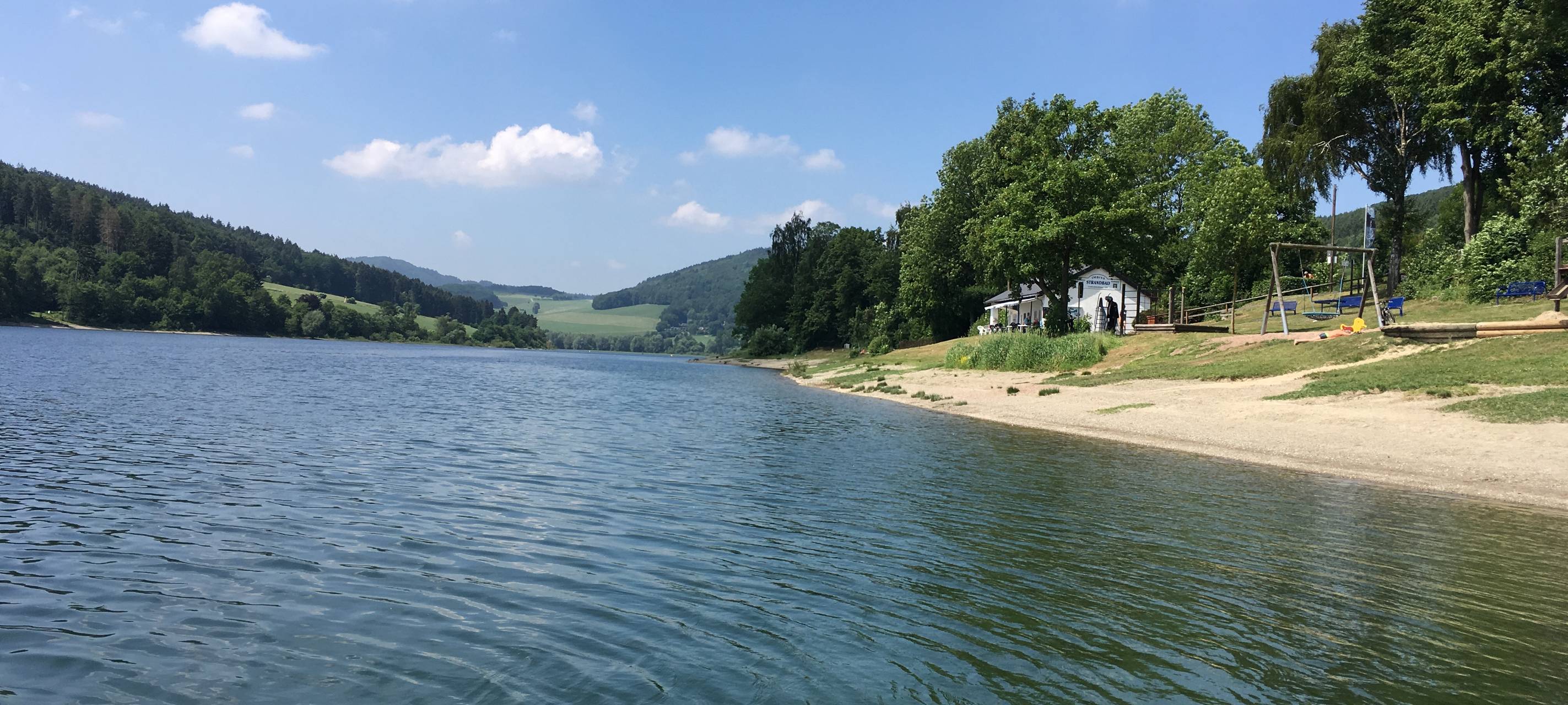 Diemelsee - See oberhalb von Marsberg-Helminghausen. Strandbad Helminghausen.