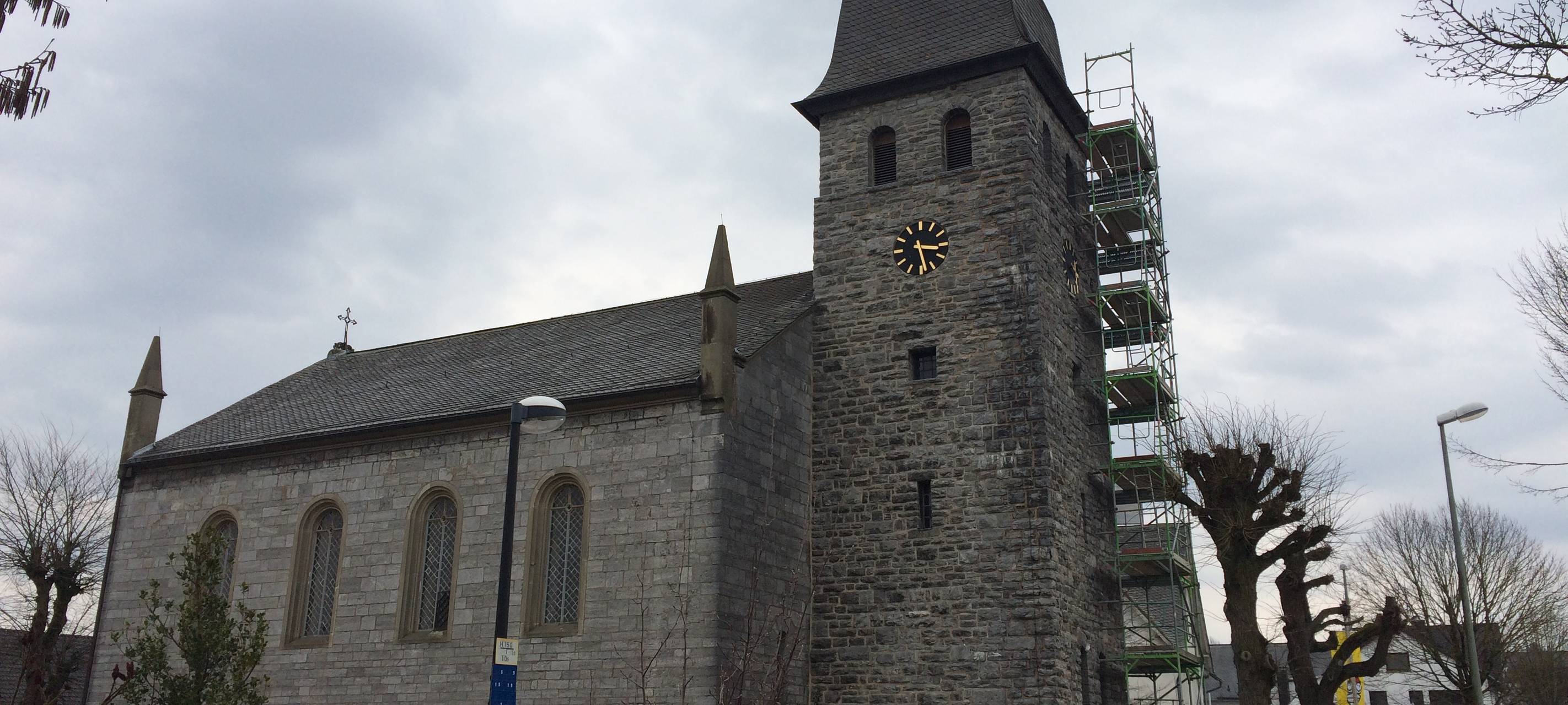 Die Evangelische Stadtkirche in Brilon ist ein denkmalgeschütztes Kirchengebäude, das in den Jahren 1855/1856 vom Baumeister F. A. Ritter nach einem Entwurf des Berliner Baumeisters Karl Friedrich Schinkel für die Preußische Normalkirche errichtet wurde. Der Turm muß jetzt (März 2018) abgerissen werden wegen Bauschäden. Neubau steht noch nicht fest.
