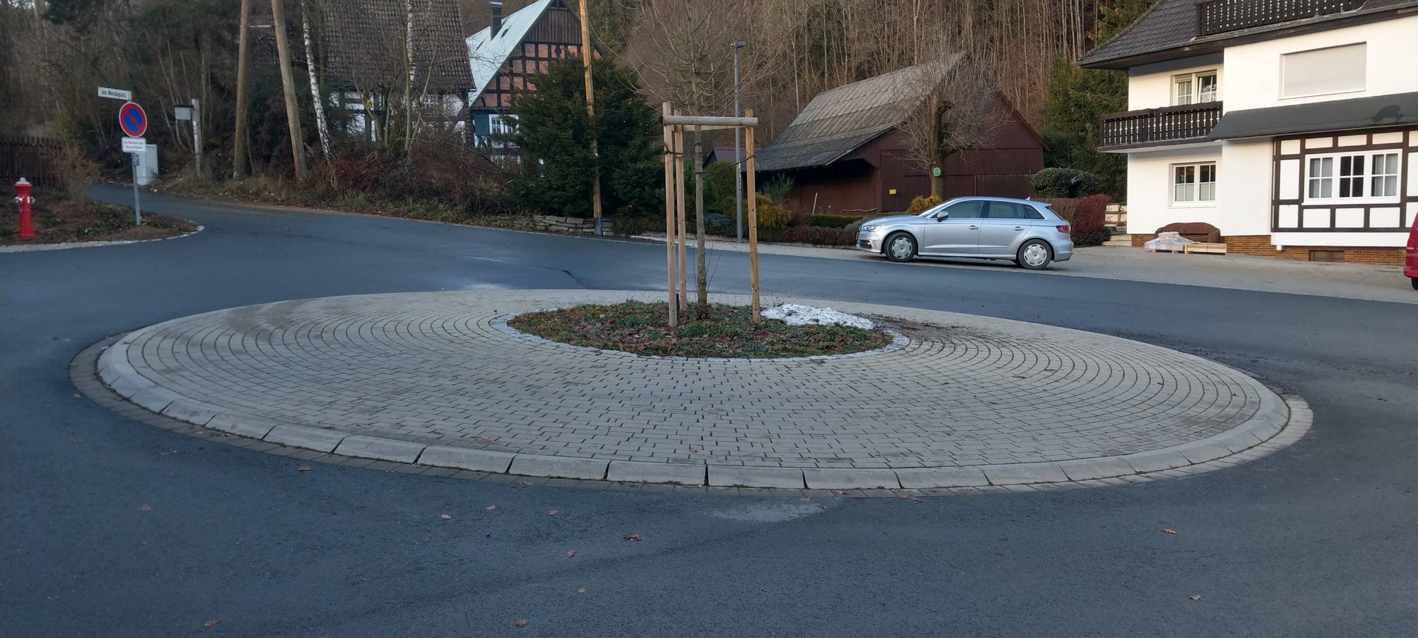 Kreisverkehr in Titmaringhausen. Das war der erste Kreisverkehr im Stadtgebiet Medebach.
