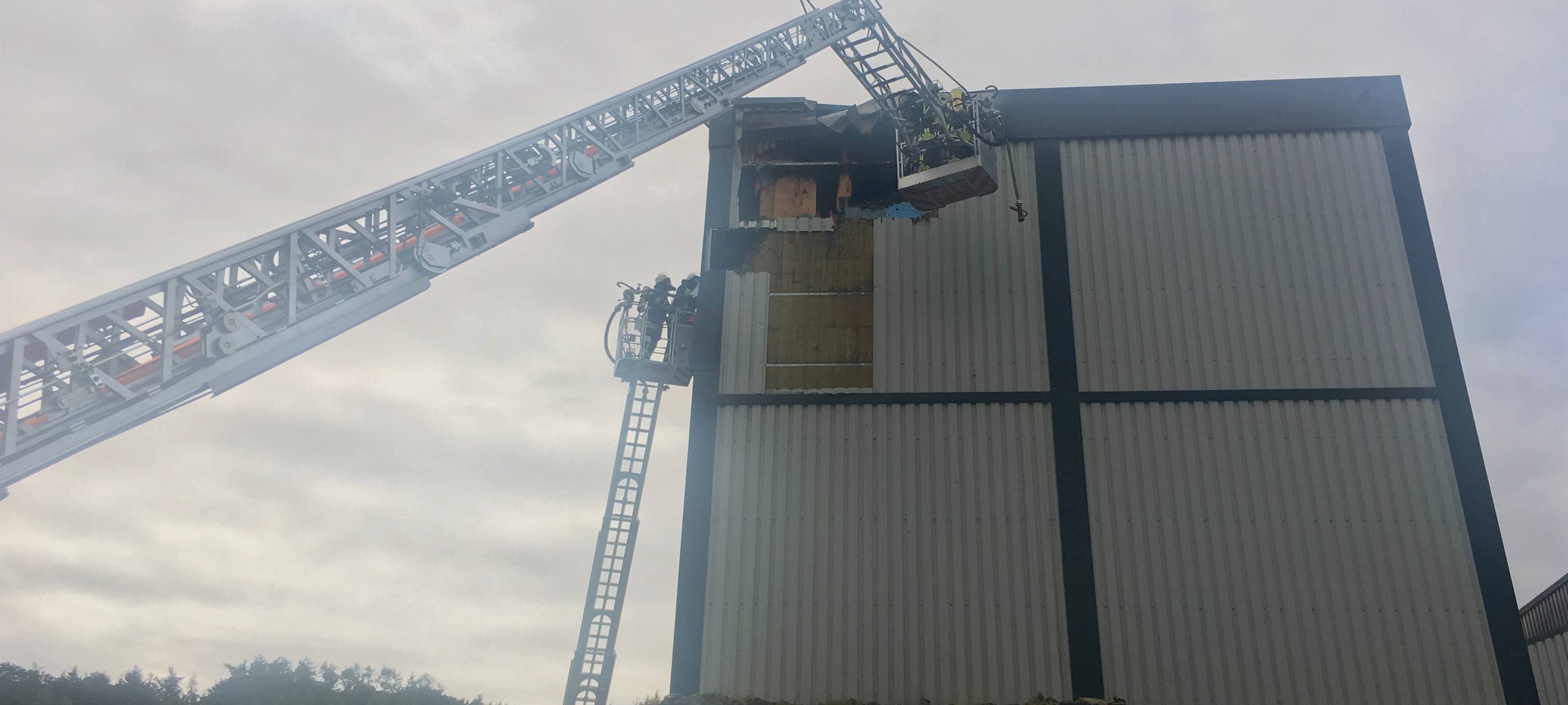 Experte untersucht Brand