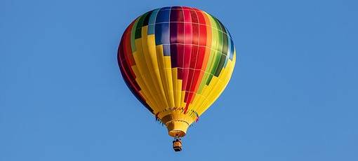Heissluftballone steigen auf