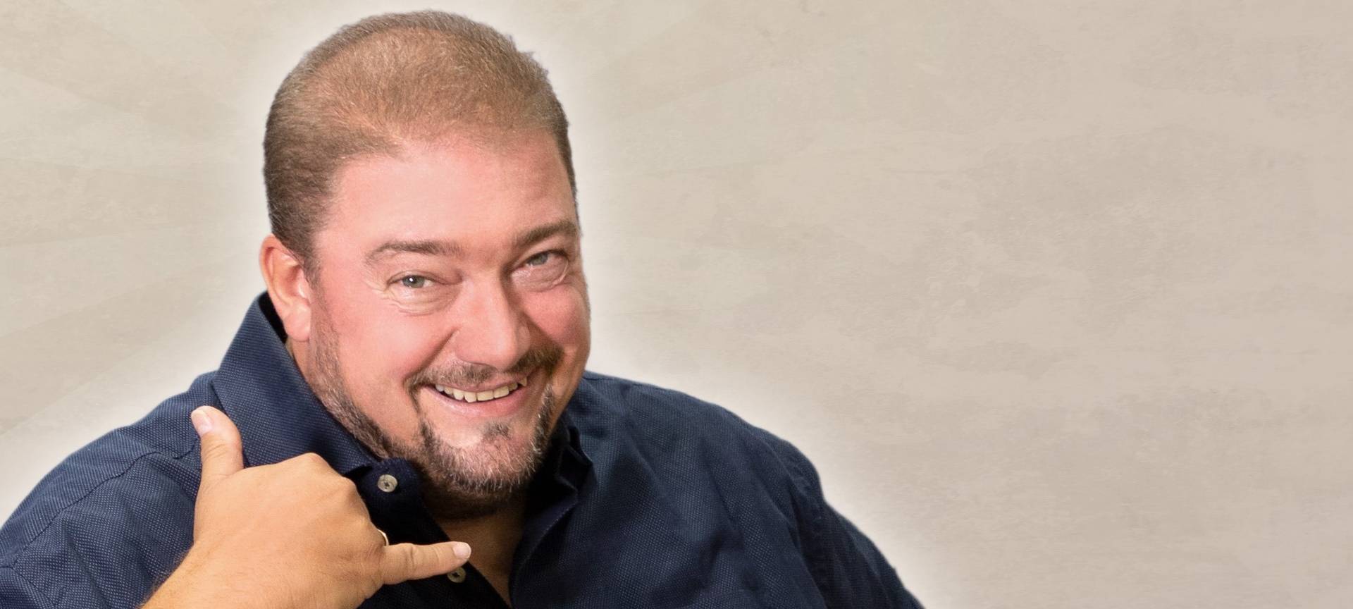 Elvis Eifel - "Affen-Patentante"