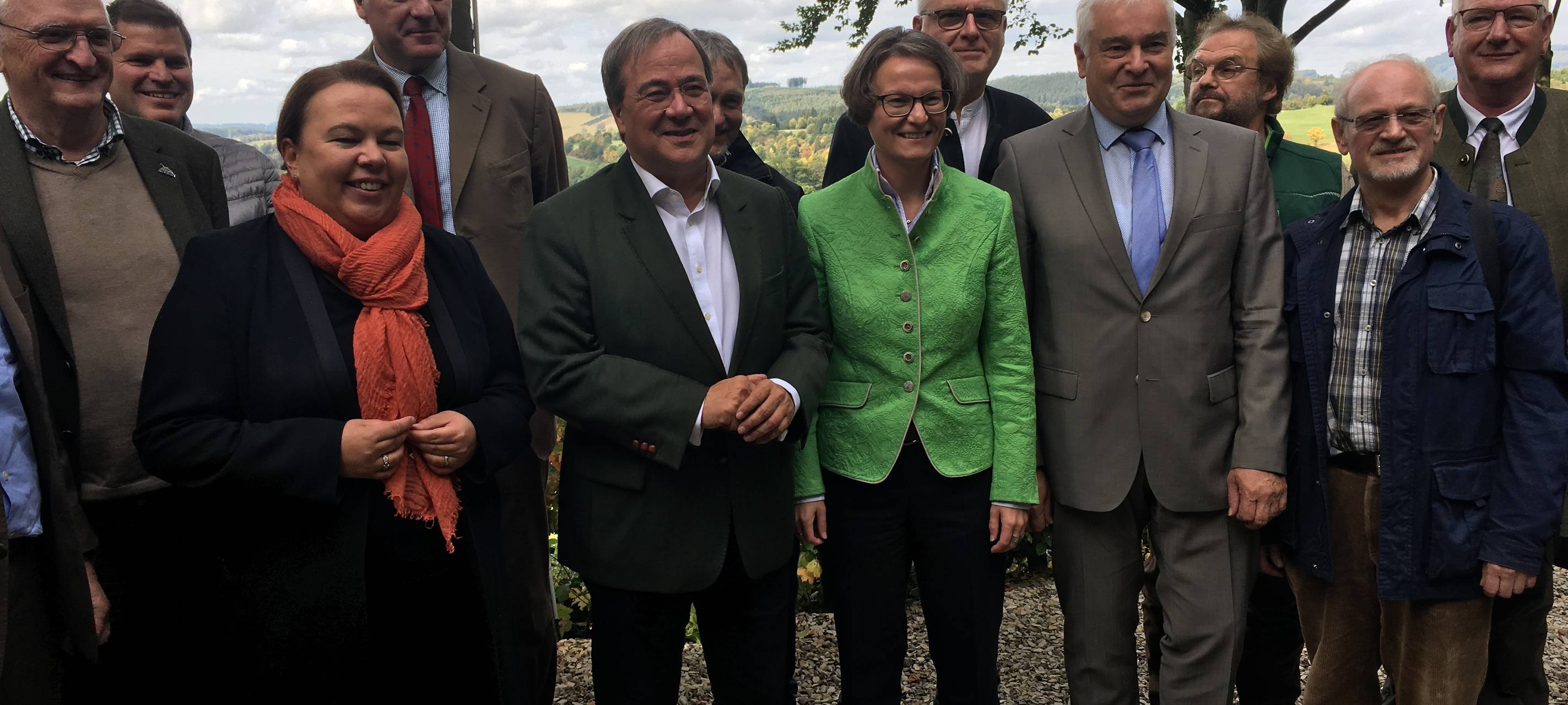 Minister tagen im Wald