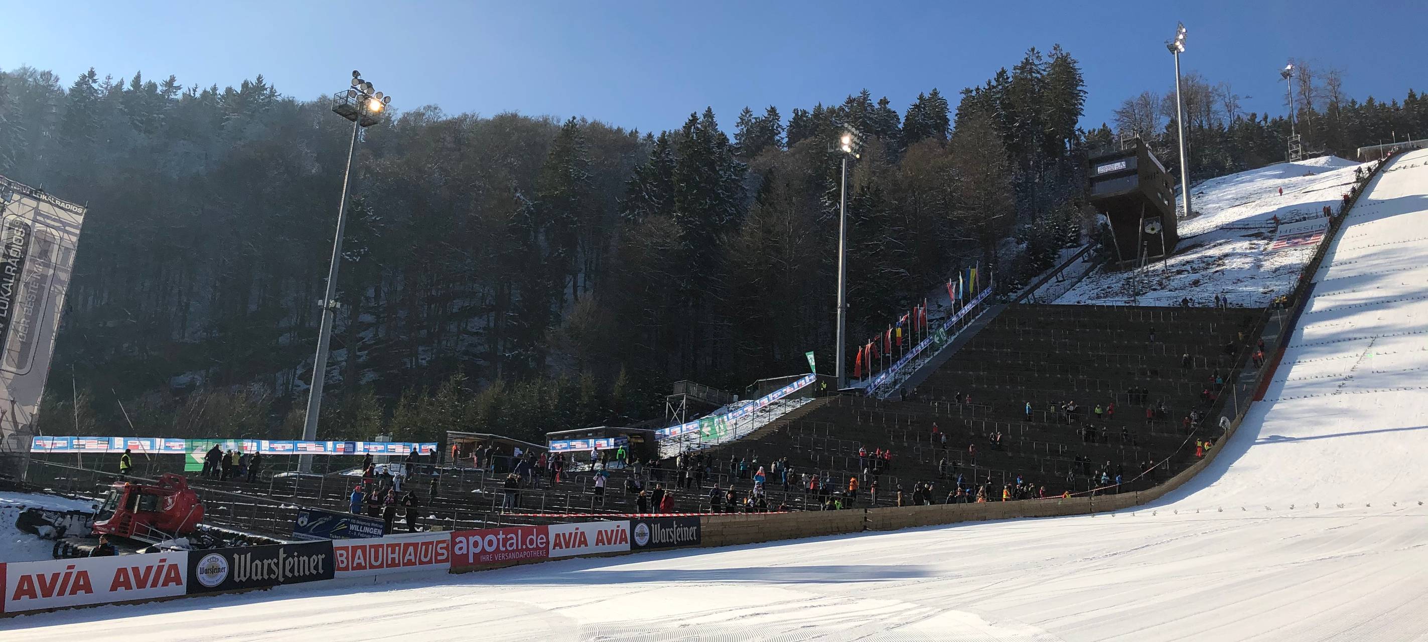Skispringen gestartet