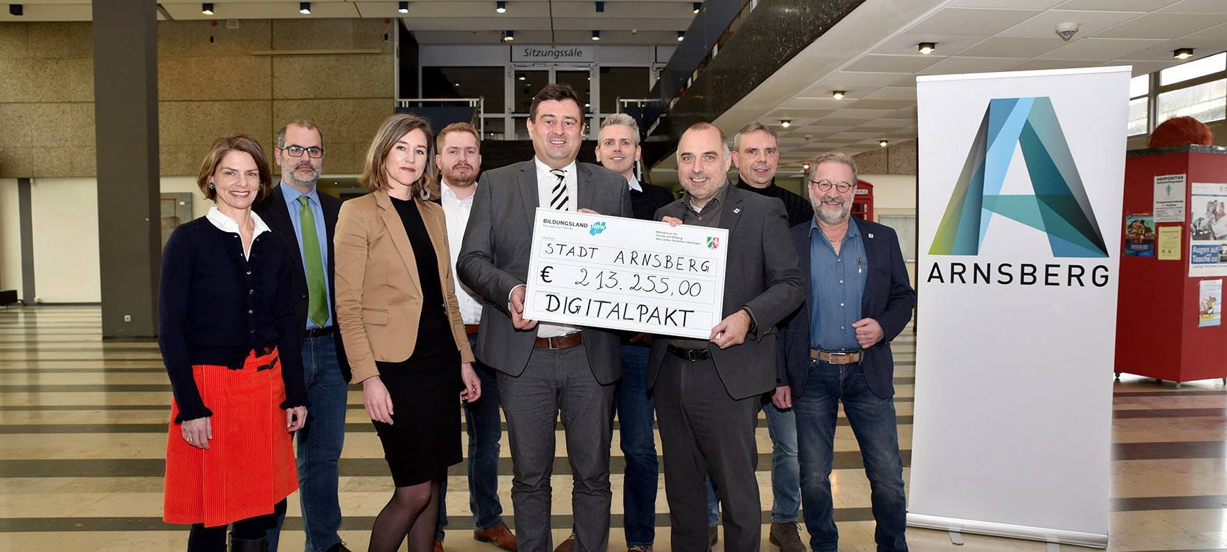 Geld für die digitale Ausstattung von Arnsberger Schulen