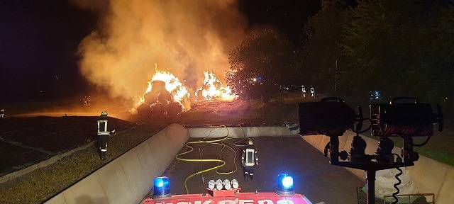 Heuballen-Brand in Arnsberg-Bachum