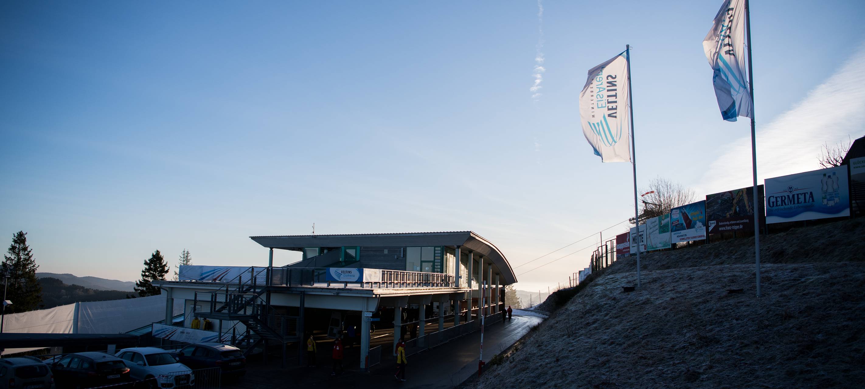 Vereisung der Eisarena in Winterberg hat begonnen