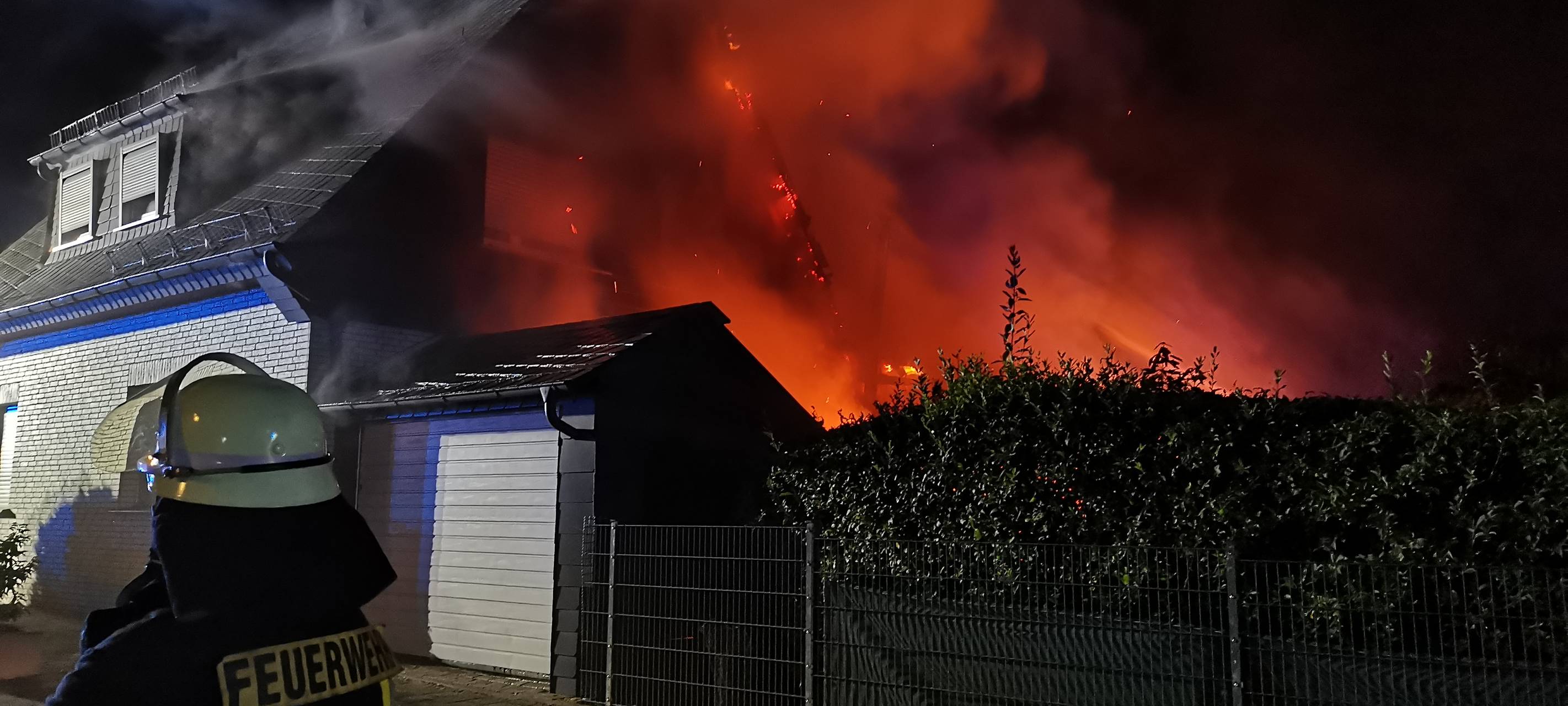 Großeinsätze für zwei Feuerwehren im HSK