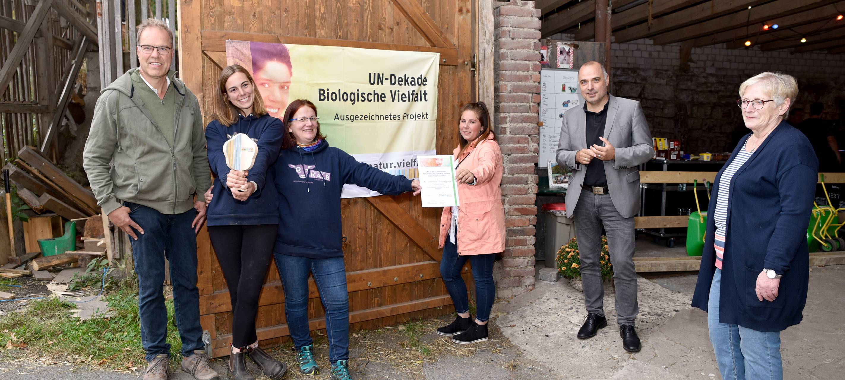 Tiggeshof in Arnsberg-Ainkhausen erhält Auszeichnung für Projekt "Ab in die Gummistiefel"