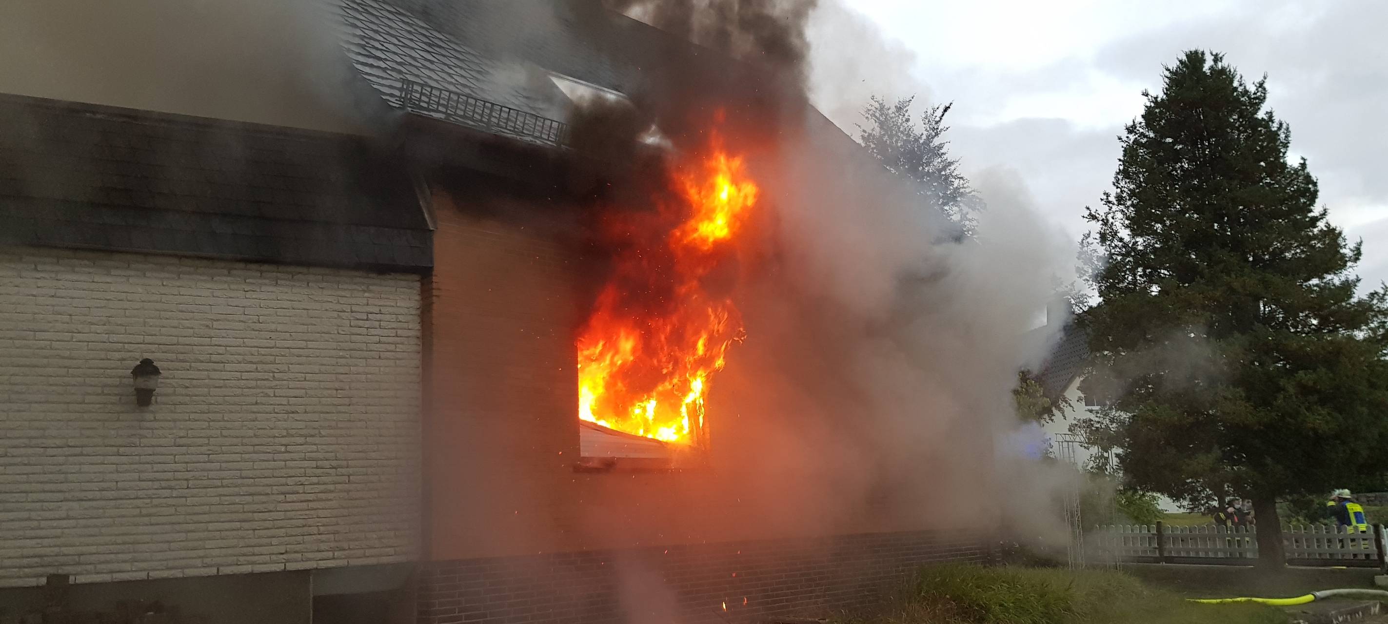 Drei Verletzte nach Brand in Arnsberg