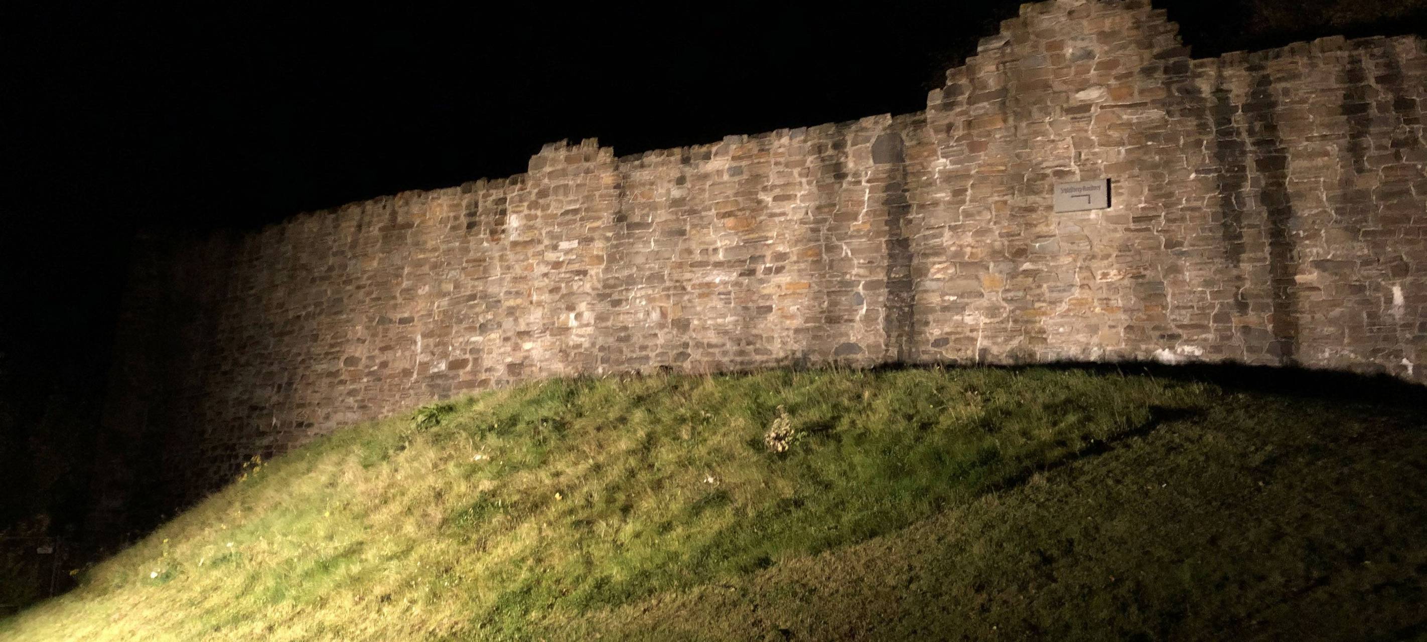 Schlossruine Arnsberg: Drohne fotografiert Schäden