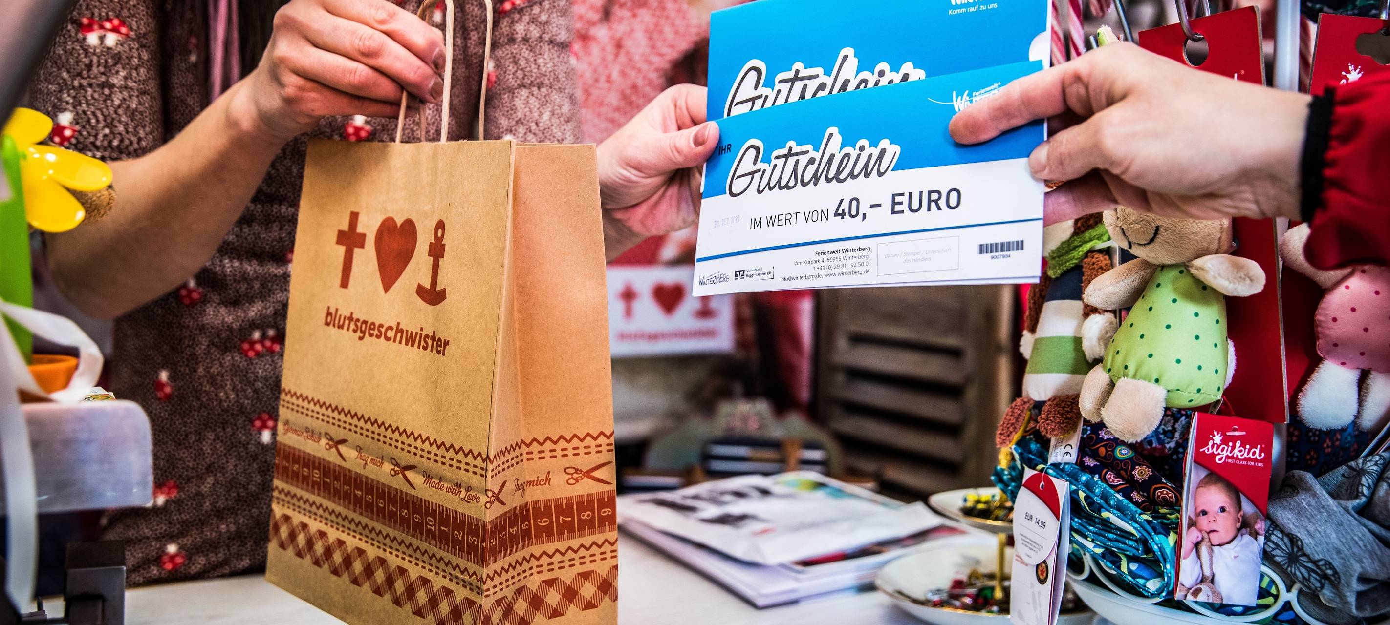 Mit Geschenkgutscheinen Betriebe im Sauerland unterstützen