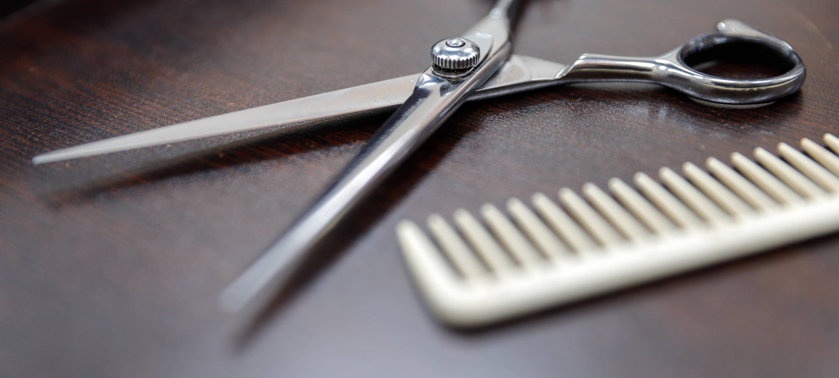 Friseursalons im Sauerland dürfen heute wieder öffnen