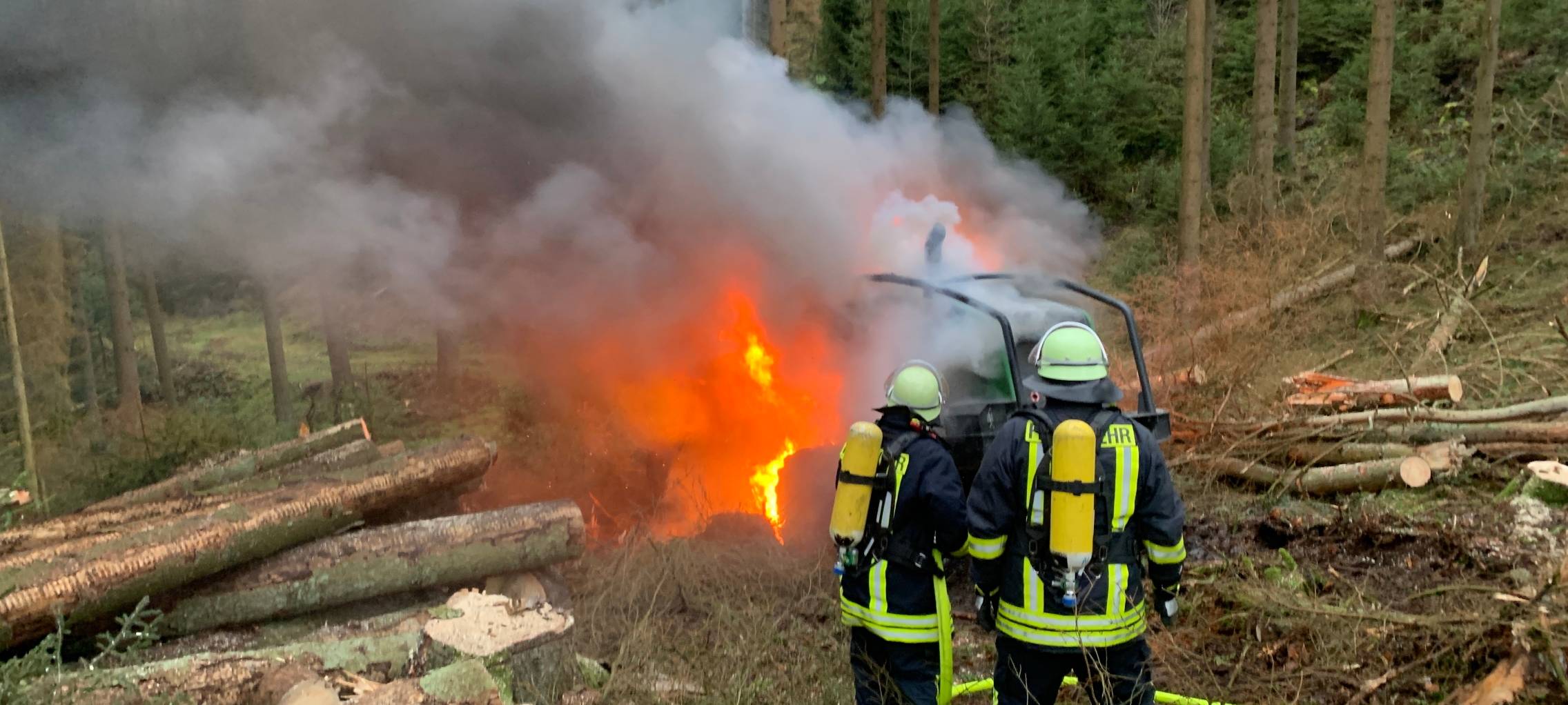 Fahrzeug-Brand in Briloner Wald