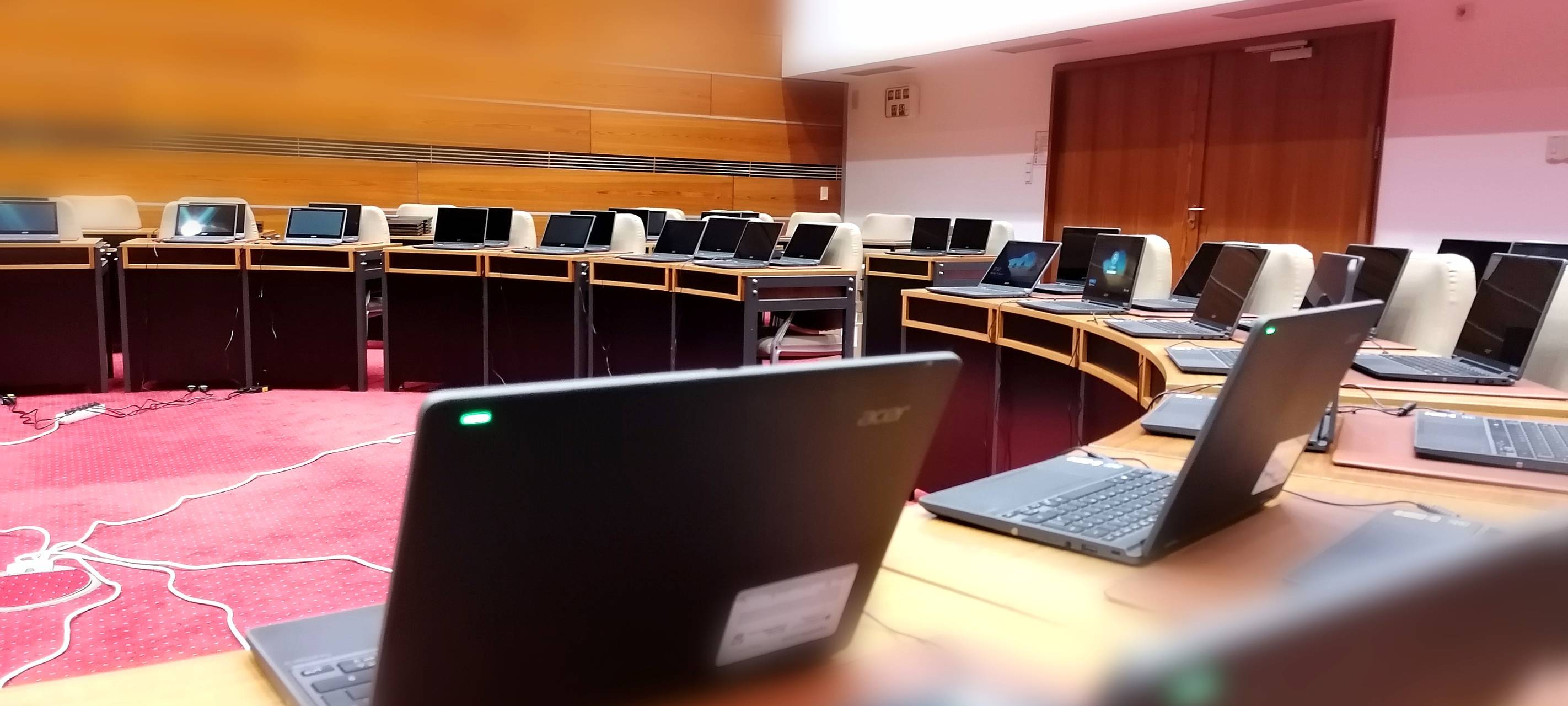 Meschede schafft Notebooks für Schulen an