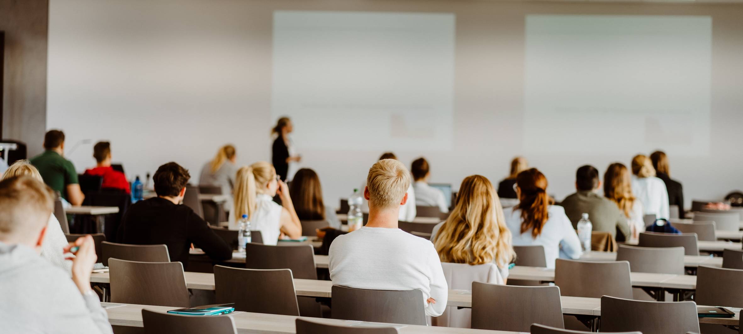 FOM Hochschule baut ihr Bildungsangebot im HSK aus
