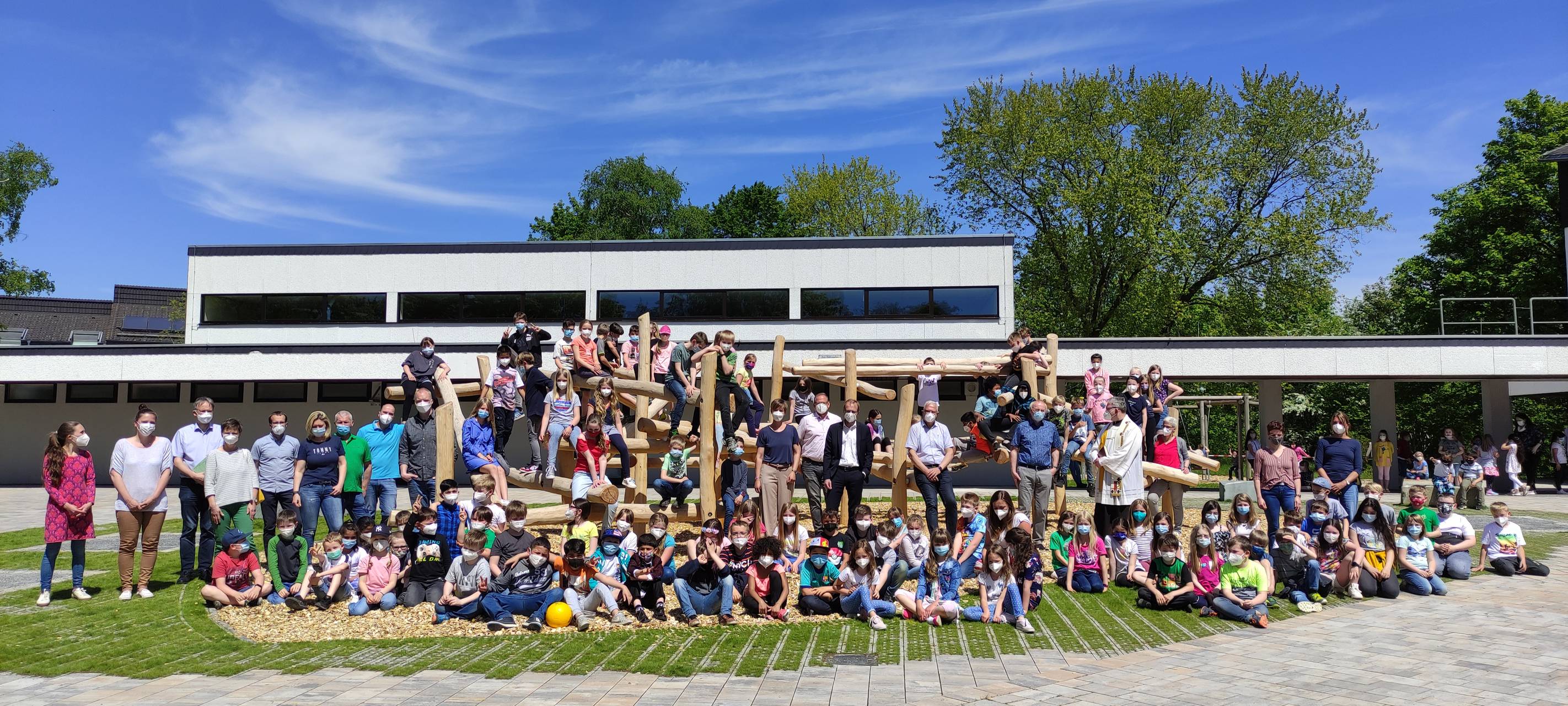 Neuer Schulhof für Grundschule in Brilon