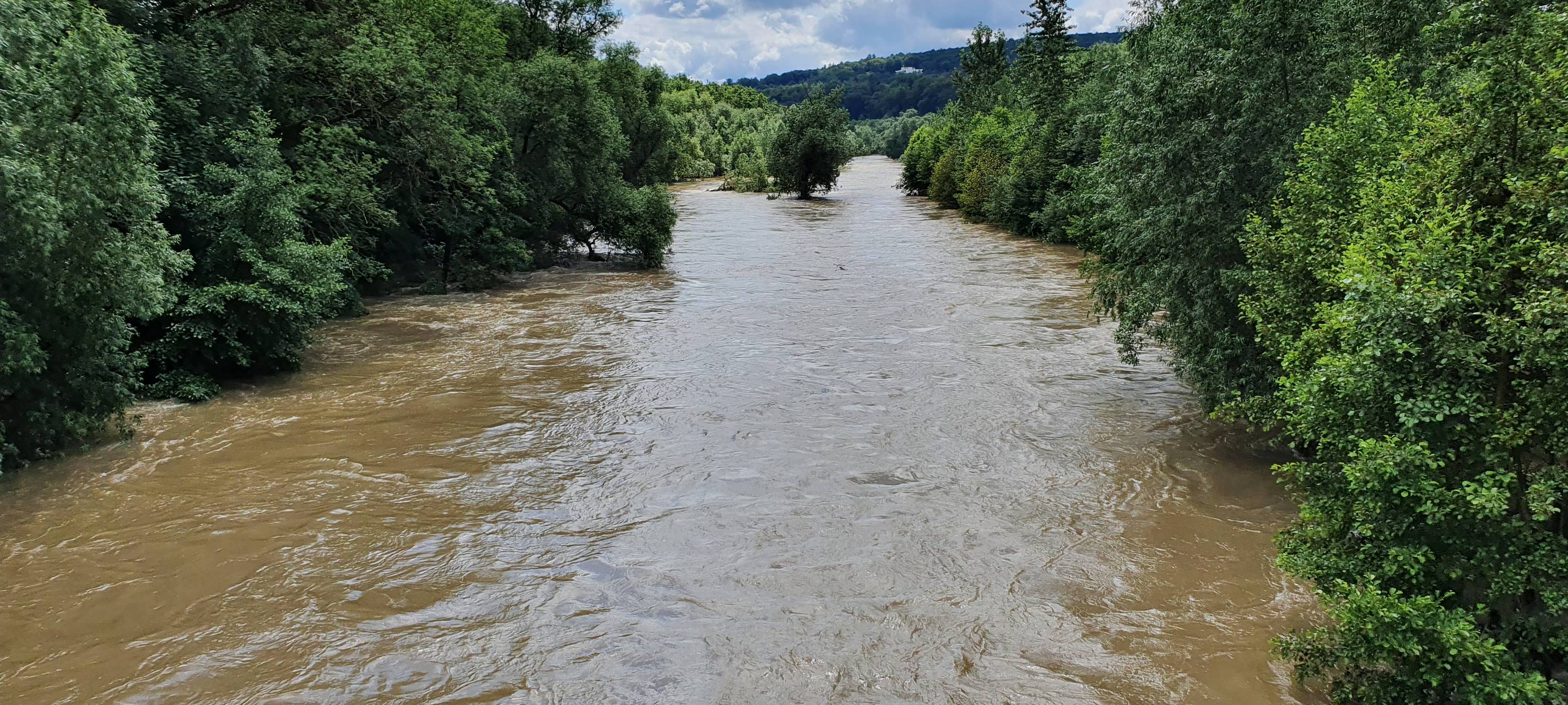 Erhöhte Pegel von Ruhr und Lenne im Sauerland