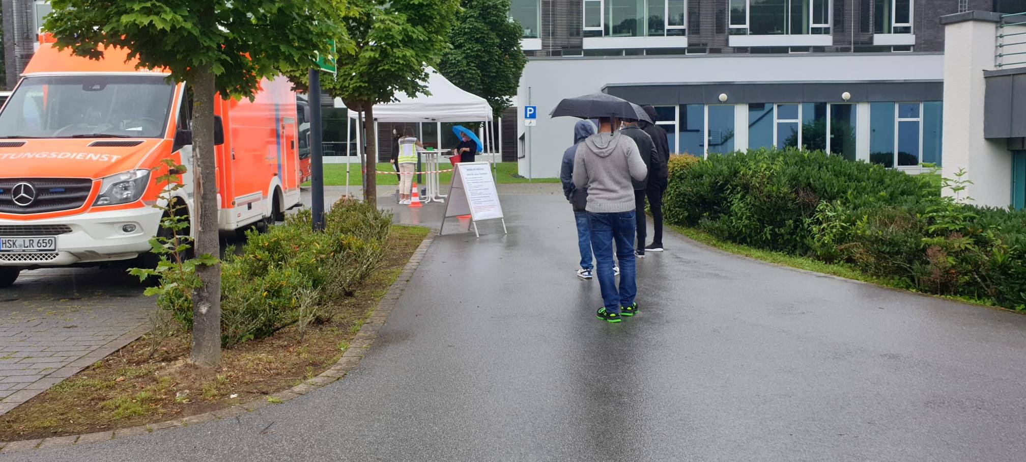 Impfbus weiter auf dem Weg durch das Sauerland