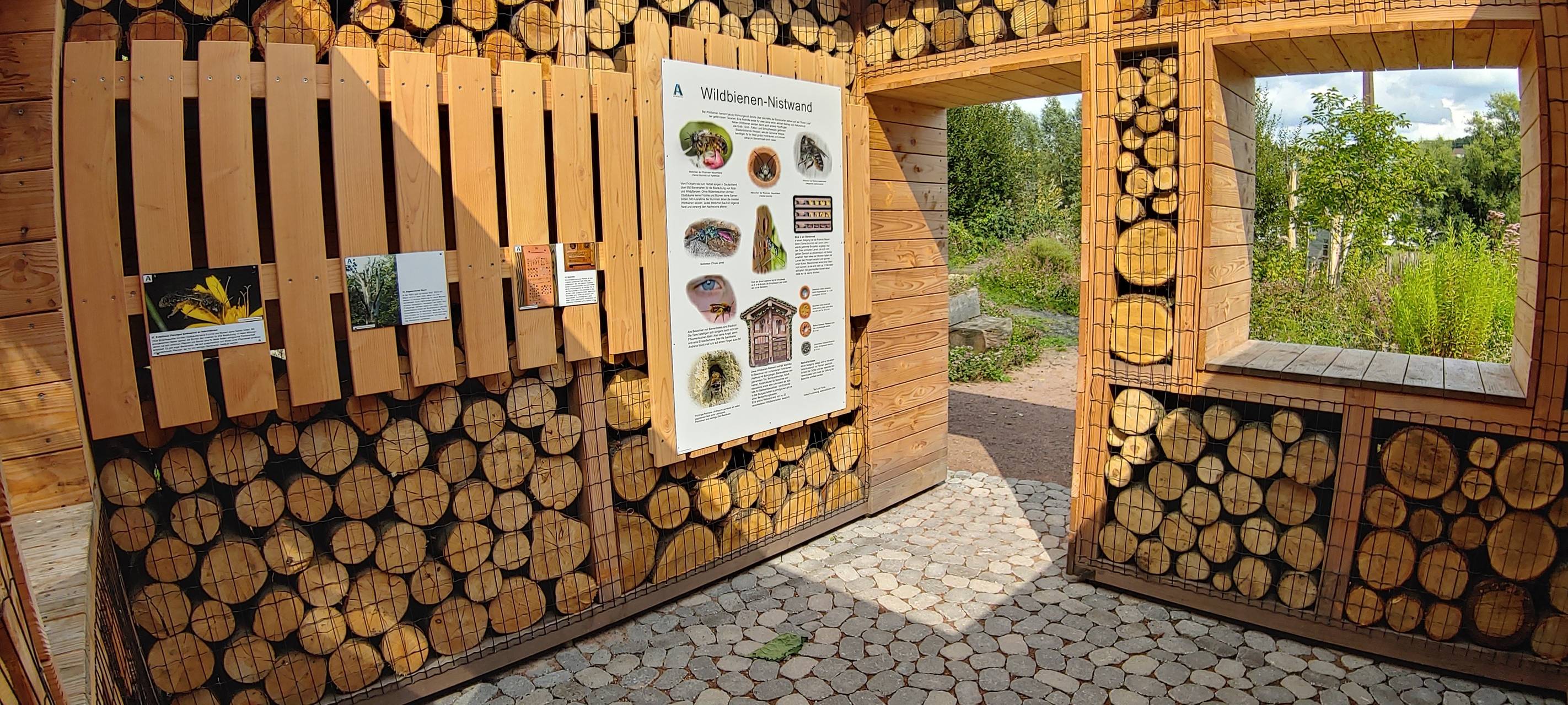 Riesen-Insektenhotel in Arnsberg