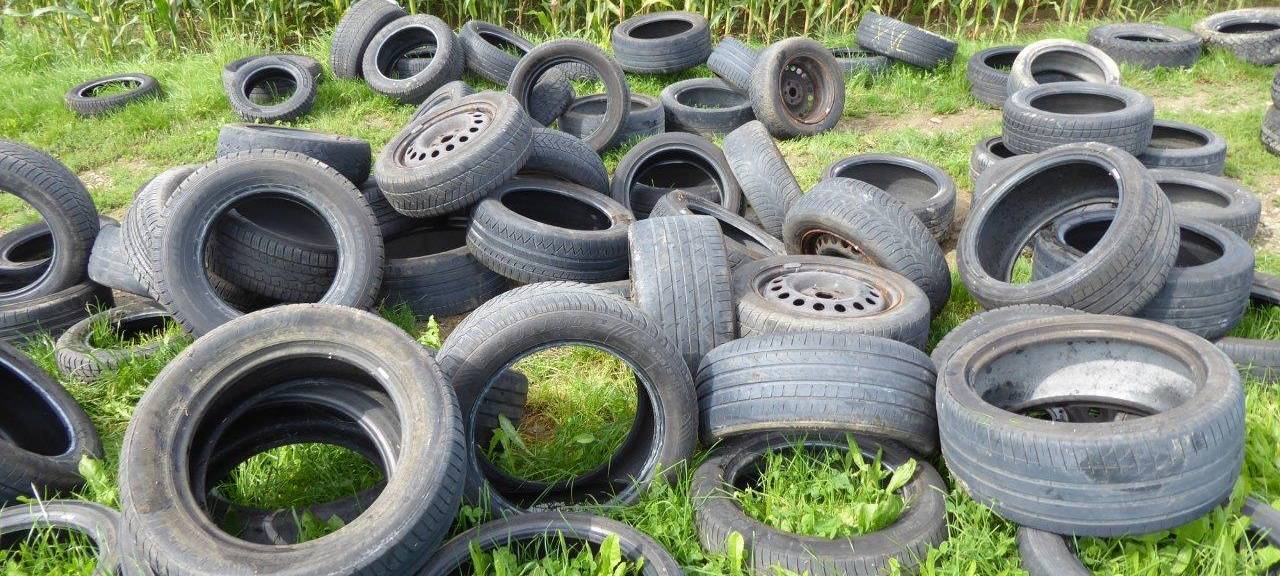 Schon wieder illegal Altreifen bei Olsberg entsorgt