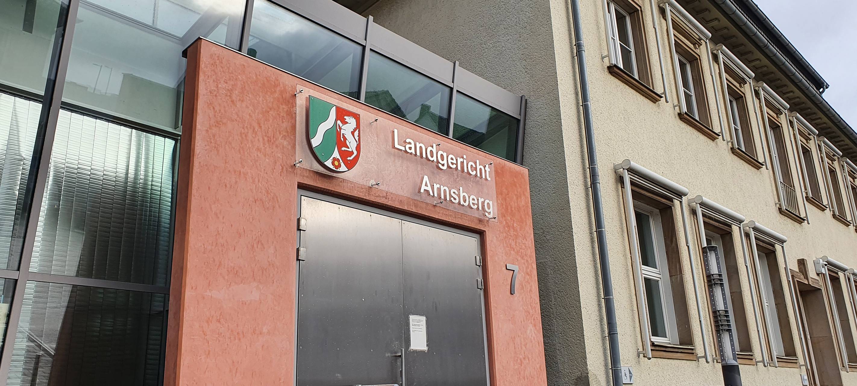 Kriminelle Bande: Mehrere Jugendliche angeklagt